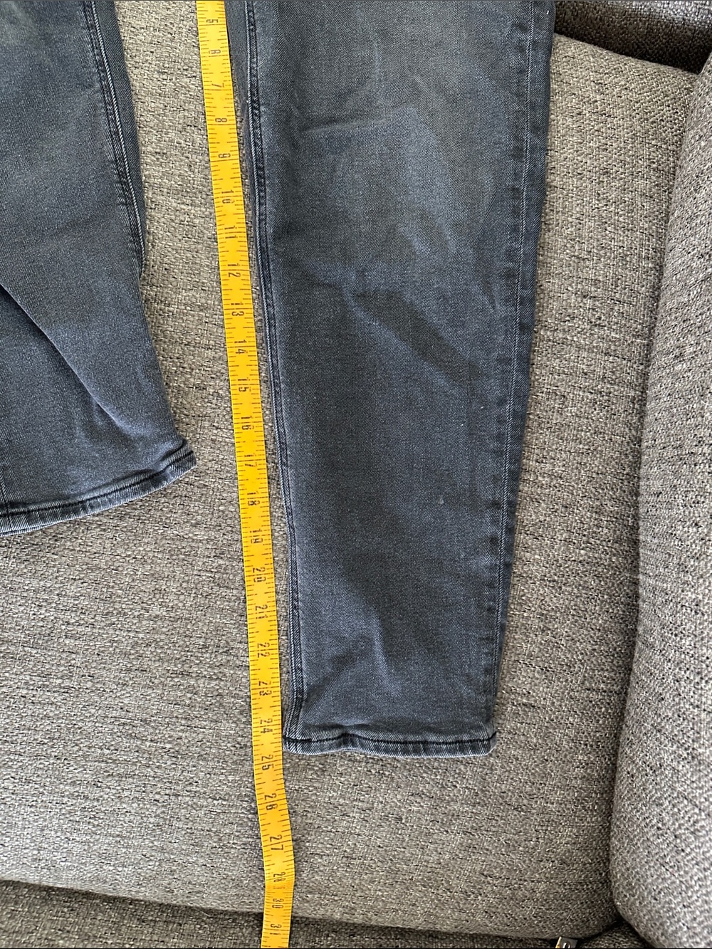 American Eagle Outfitters Black Stretch Wash Jeans Sze 4 Short High Rise Tapered - Picture 8 of 8